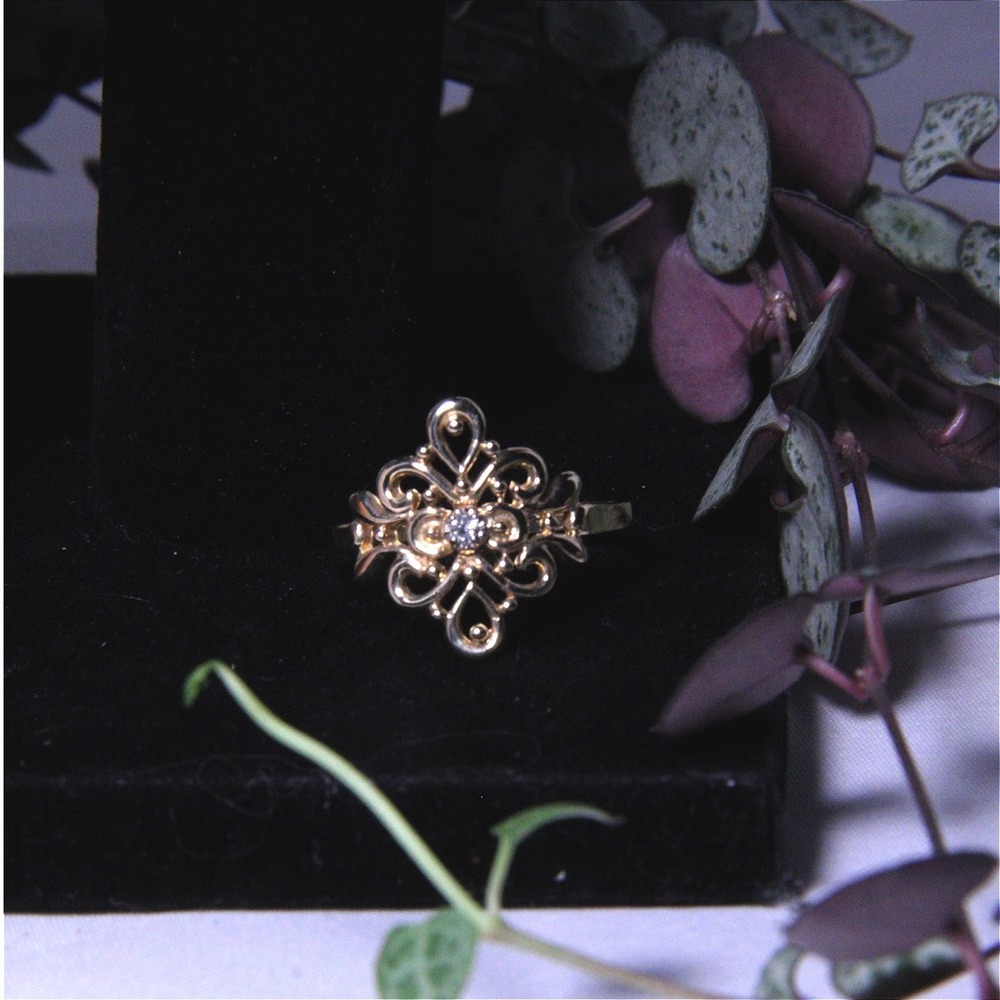 Michael Anthony 14k Yellow Gold Filigree Diamond Accent Scroll Crest Ring sz8.5